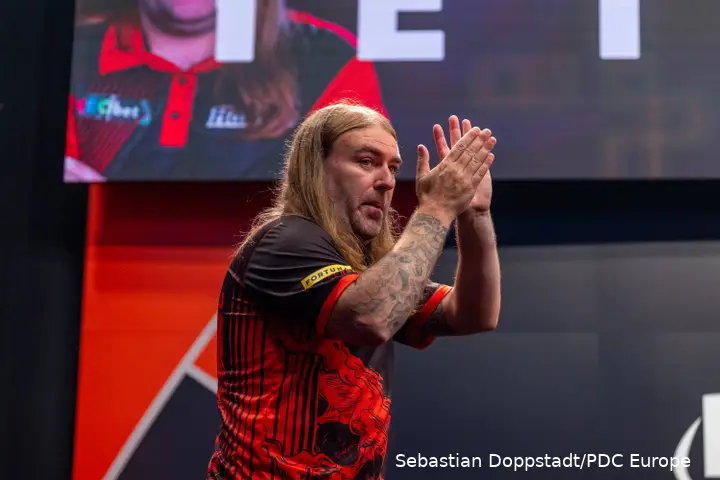 Ryan Searle clapping