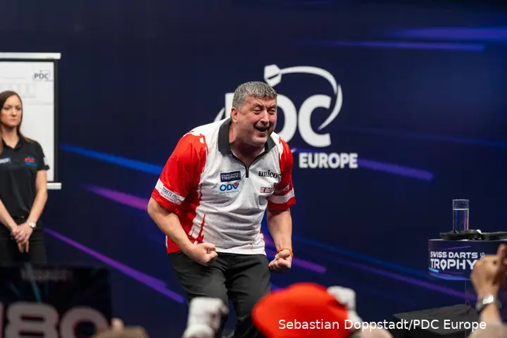Mensur Suljovic celebrates.