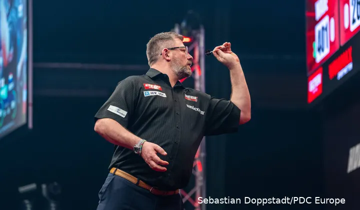 James Wade zog mit einem klaren 6:0-Sieg gegen Dave Chisnall ins Achtelfinale der International Darts Open ein