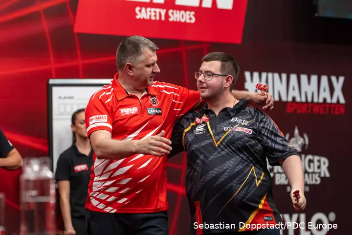 Krzysztof Ratajski &amp;amp;amp; Sebastian Bialecki begrüßen sich