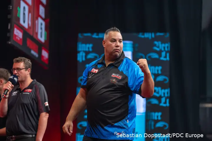 Jermaine Wattimena ballt die Faust