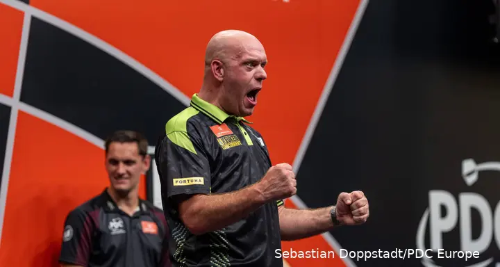 Michael van Gerwen jubelt dem Publikum zu