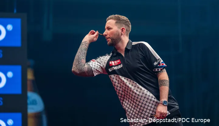 Danny Noppert in actie op het podium