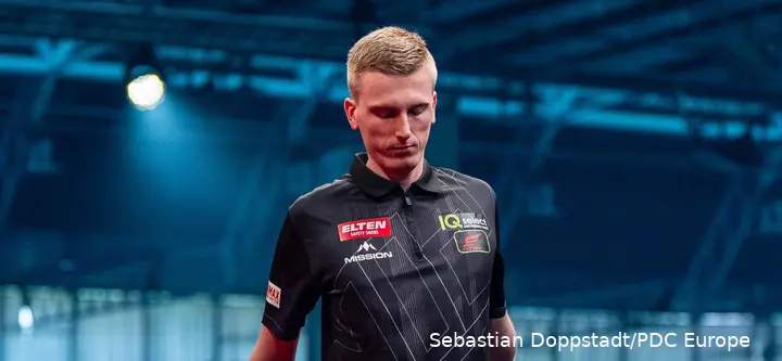 Wessel Nijman kijkt teleurgesteld naar beneden.