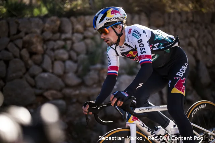 Mick van Dijk será gregario de Roglic en el Tour de Francia 2025