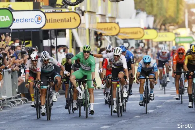 Sirotti Sam Bennett Champs Elysees