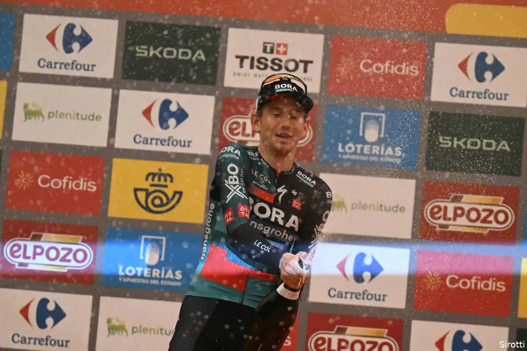 Kämna after his stage victory in the Vuelta