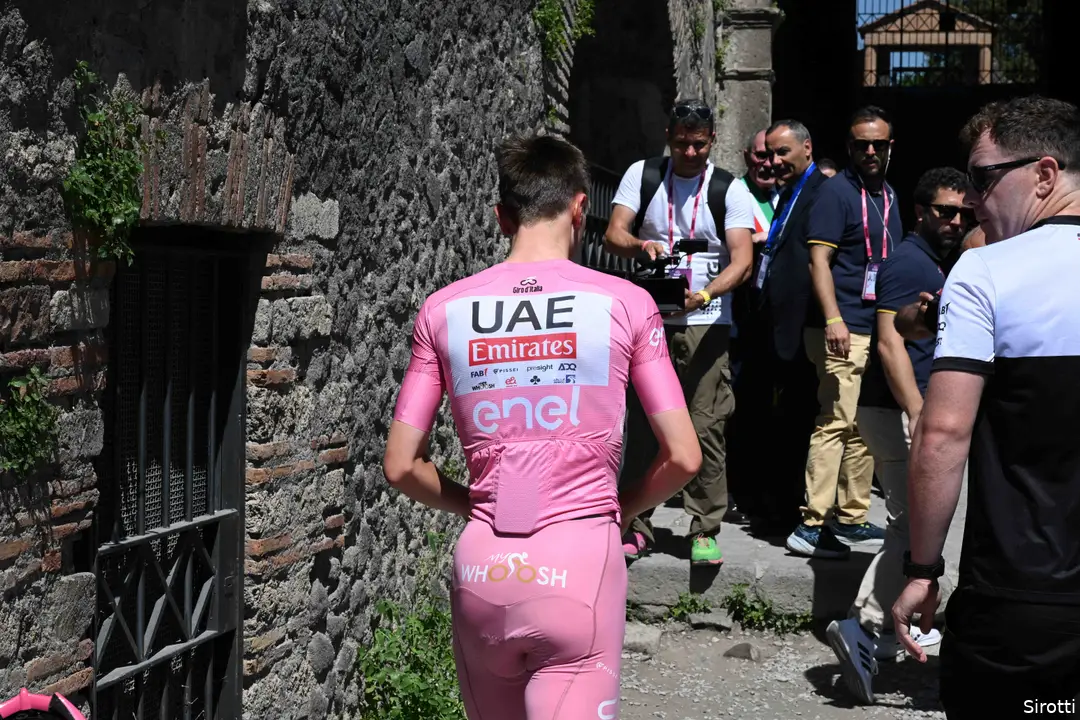 tadej pogacar roze