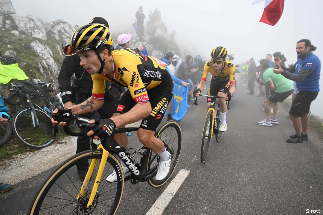 roglic vingegaard vuelta sirotti