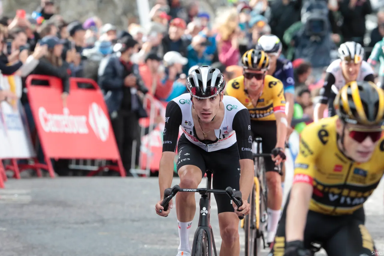 Ayuso between Jumbo-Visma's trump cards Vingegaard and Roglic