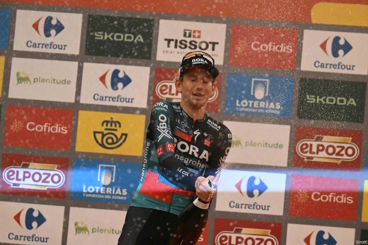 Kämna after his stage victory in the Vuelta