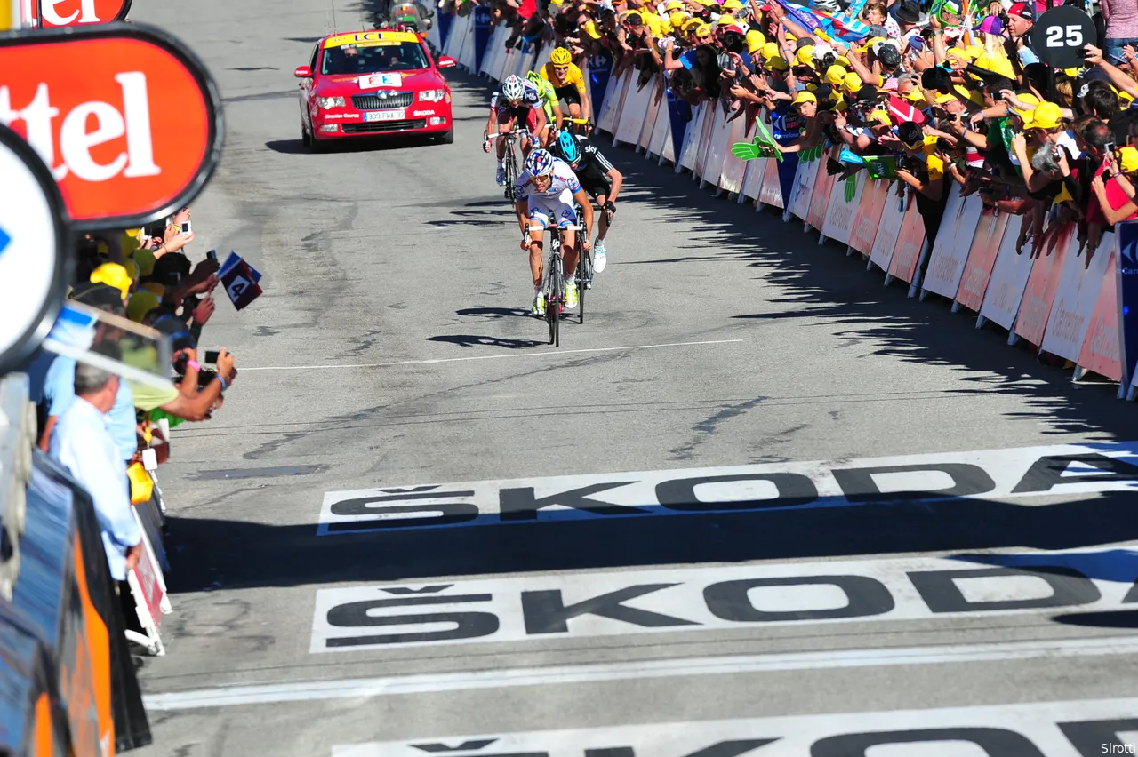Pinot beats Froome in sprint at La Toussuire - Les Sybelles