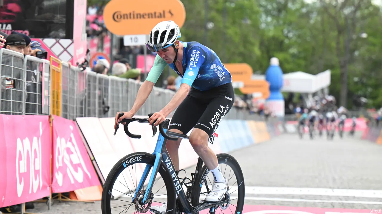 O'Connor grinded to a hault on the climb to Oropa on day two