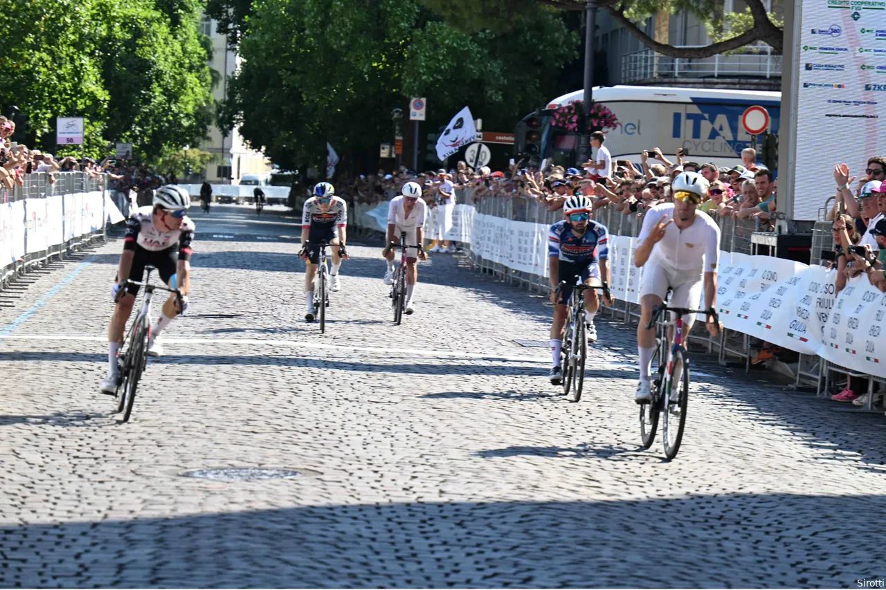 Conca (right) wins over Covi (left)