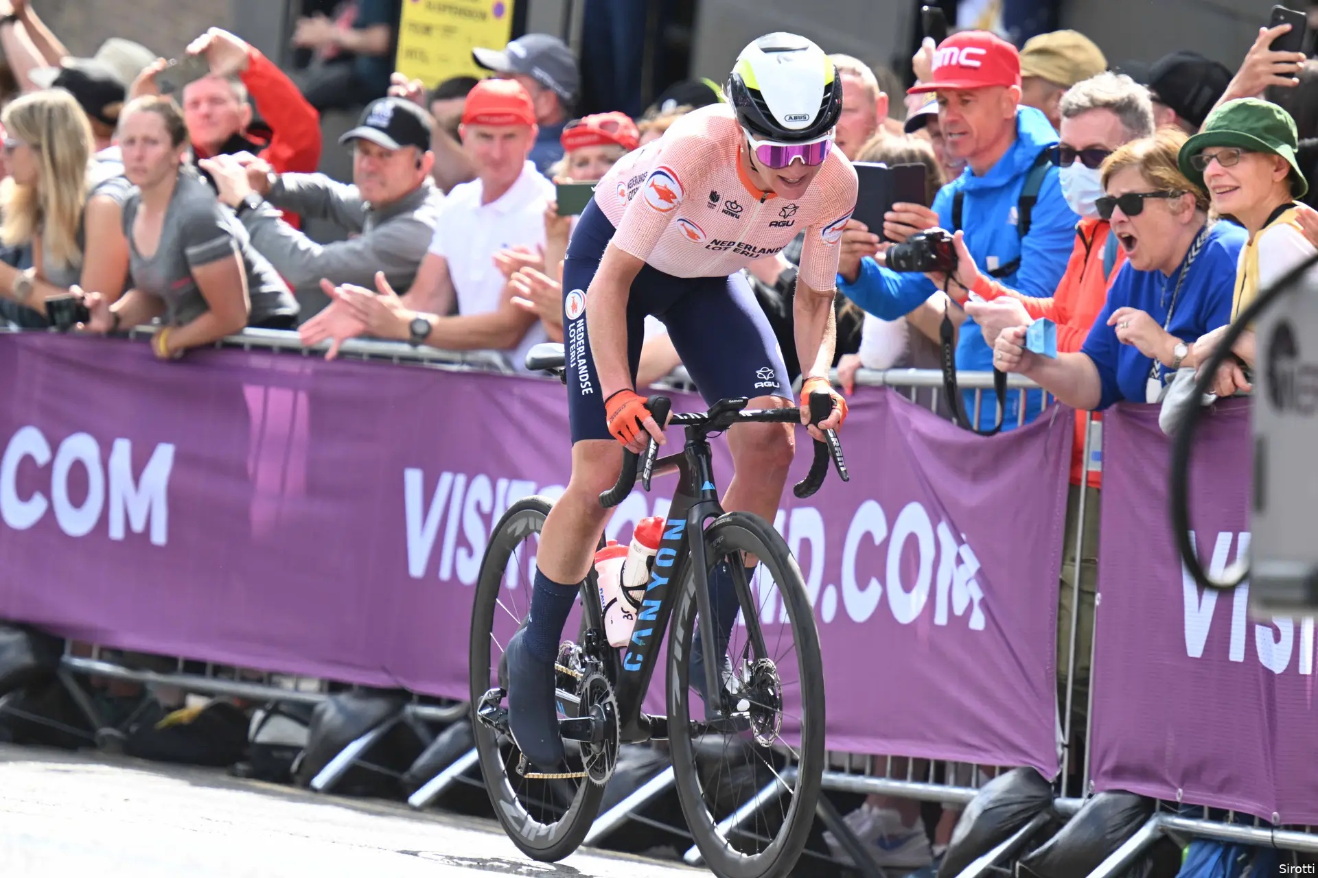 annemiek van vleuten 64d90ca667984