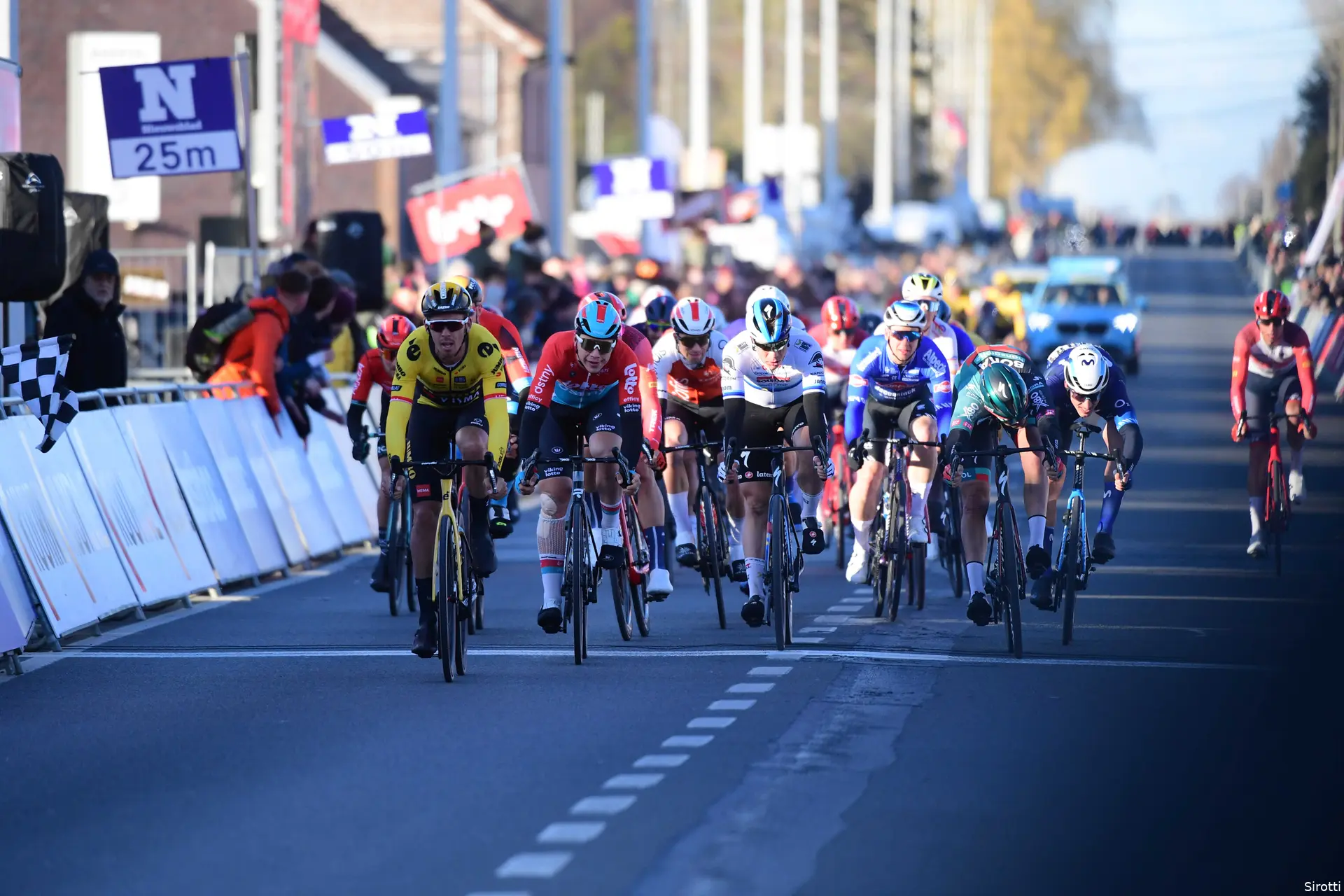 peloton sprint kuurne christophe laporte