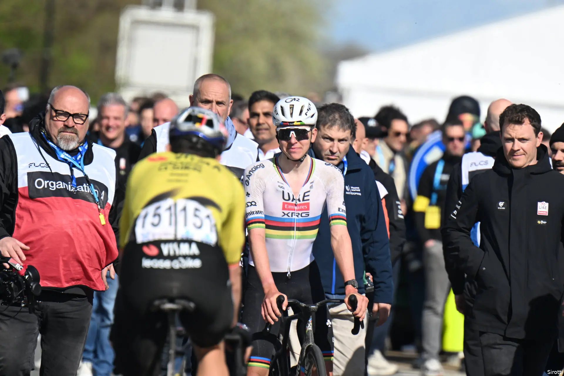 wout-van-aert-tadej-pogacar-2
