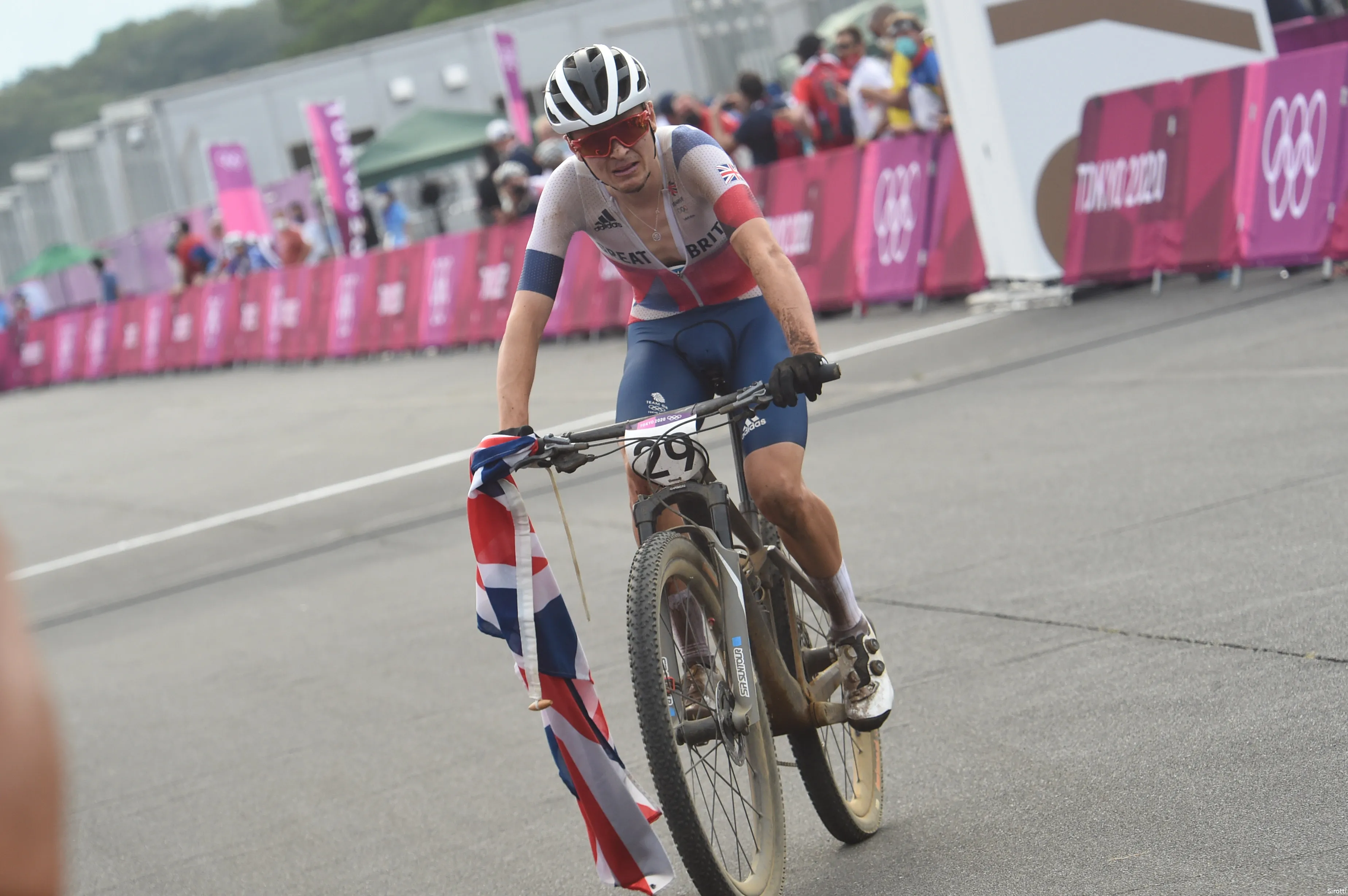 mountainbike pidcock spelen