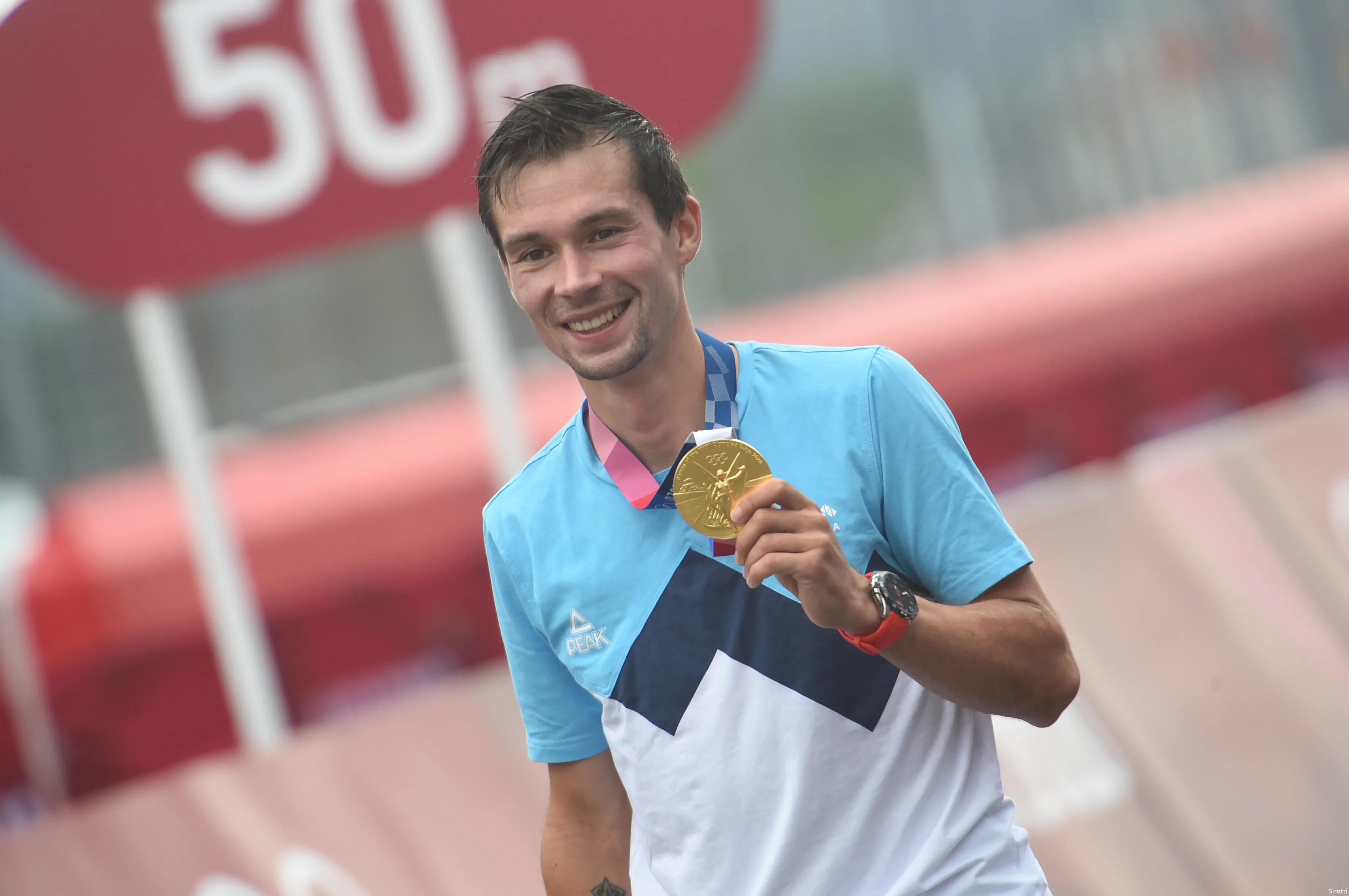 Roglic goud Sirotti 2