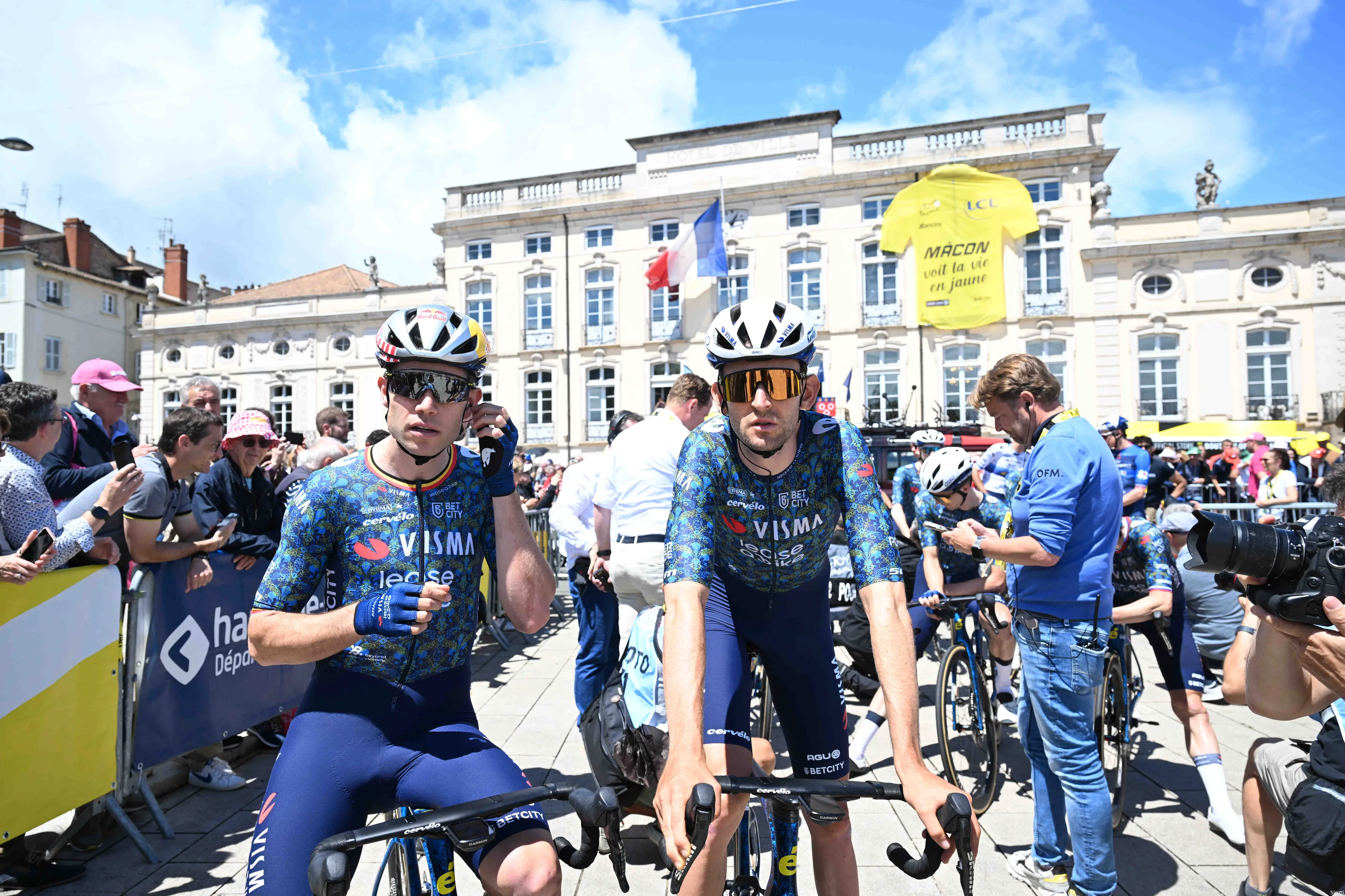 wout van aert tiesj benoot