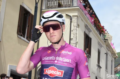 Tim Merlier zag zijn paarse droom aan zich voorbij gaan, Van der Poel heeft niet direct ambities voor het tricot