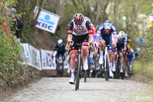 Tadej Pogacar op de Oude Kwaremont