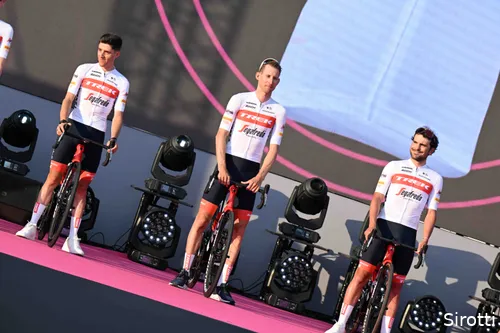 Mollema in 2023 weer op het roze startpodium van de Giro?