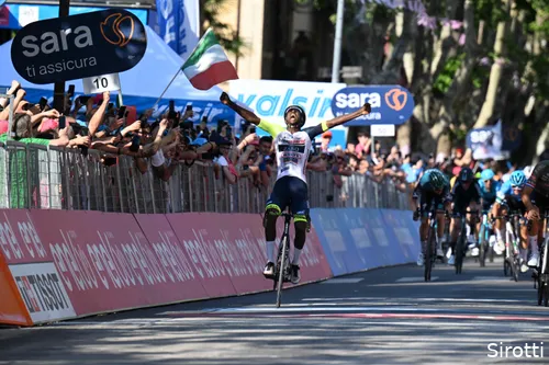 Girmay wint in de Giro