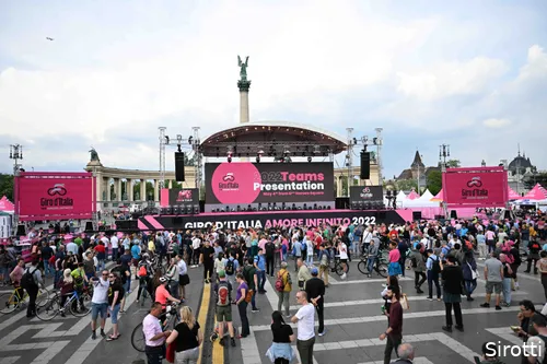 Écht druk was het niet op het Heldenplein Boedapest