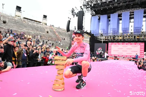 Jai Hindley won in 2022 de Giro d'Italia.