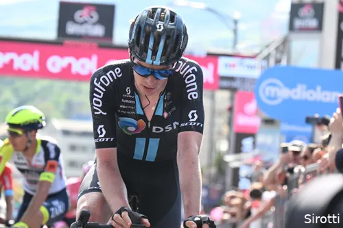 Kan Arensman herstellen en mee in de vlucht?