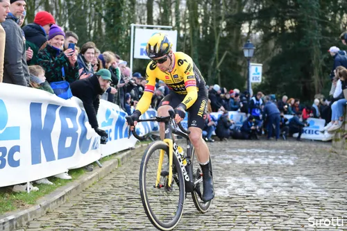 Van Avermaet is vol lof over Jumbo-Visma-aanwinst Tratnik.