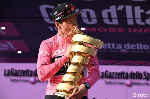 Raak voor Roglic in de Giro d'Italia