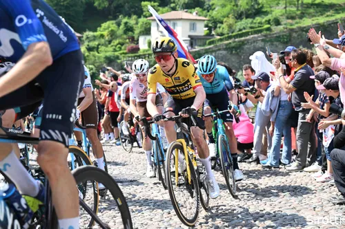 Oomen in actie namens Jumbo-Visma