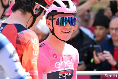 Evenepoel wore the pink jersey for a long time, until he got COVID-19
