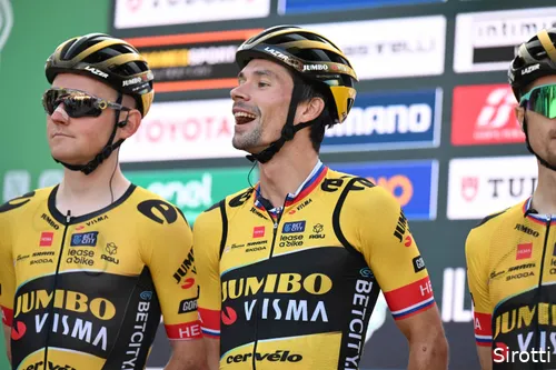 Roglic rijdt in 2024 NIET meer in het geel-zwart...