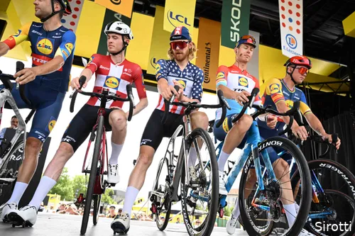 Lidl-Trek (Skjelmose second from left)