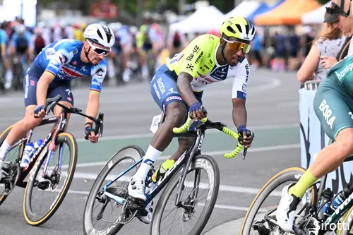 biniam girmay julian alaphilippe