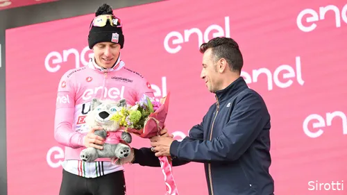 Kampioenen onder elkaar: Tadej Pogacar en Vincenzo Nibali