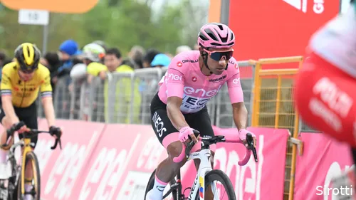 Narváez in pink at the Giro