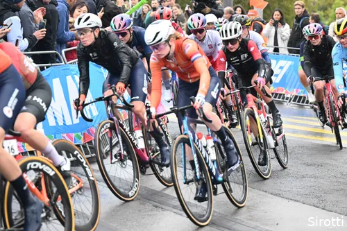 Puck Pieterse werd wereldkampioene bij de beloften