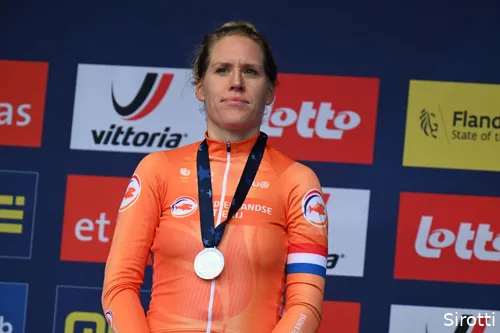 Van Dijk vond haar zilveren plak 'wel oké'