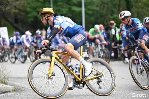 Evenepoel recently quit the Giro dell'Emilia because of eye issues