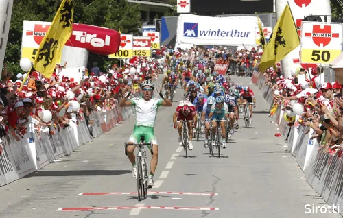 Uran celebrates stage win in stage seven of the 2007 Tour of Switzerland