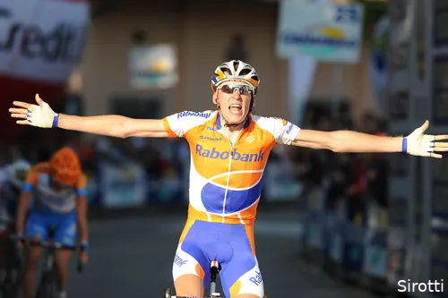 In 2010, Gesink claimed back-to-back wins in the Giro dell’Emilia.