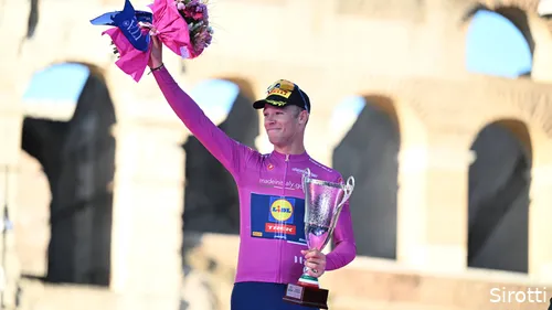 Milan in the purple points jersey of the Giro d'Italia