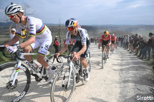 Pidcock attacked against the unapproachable Pogacar in the Strade Bianche.