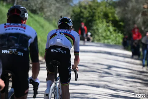 Del Toro on Pogacar's wheel during Strade Bianche recon