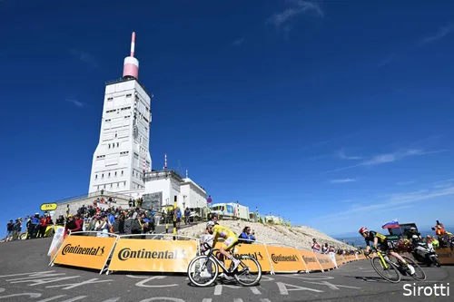 tadej-pogacar-vingegaard