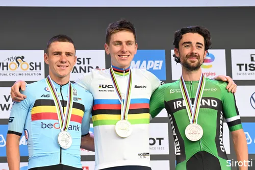 wk-2025-podium-evenepoel-pogacar-healy